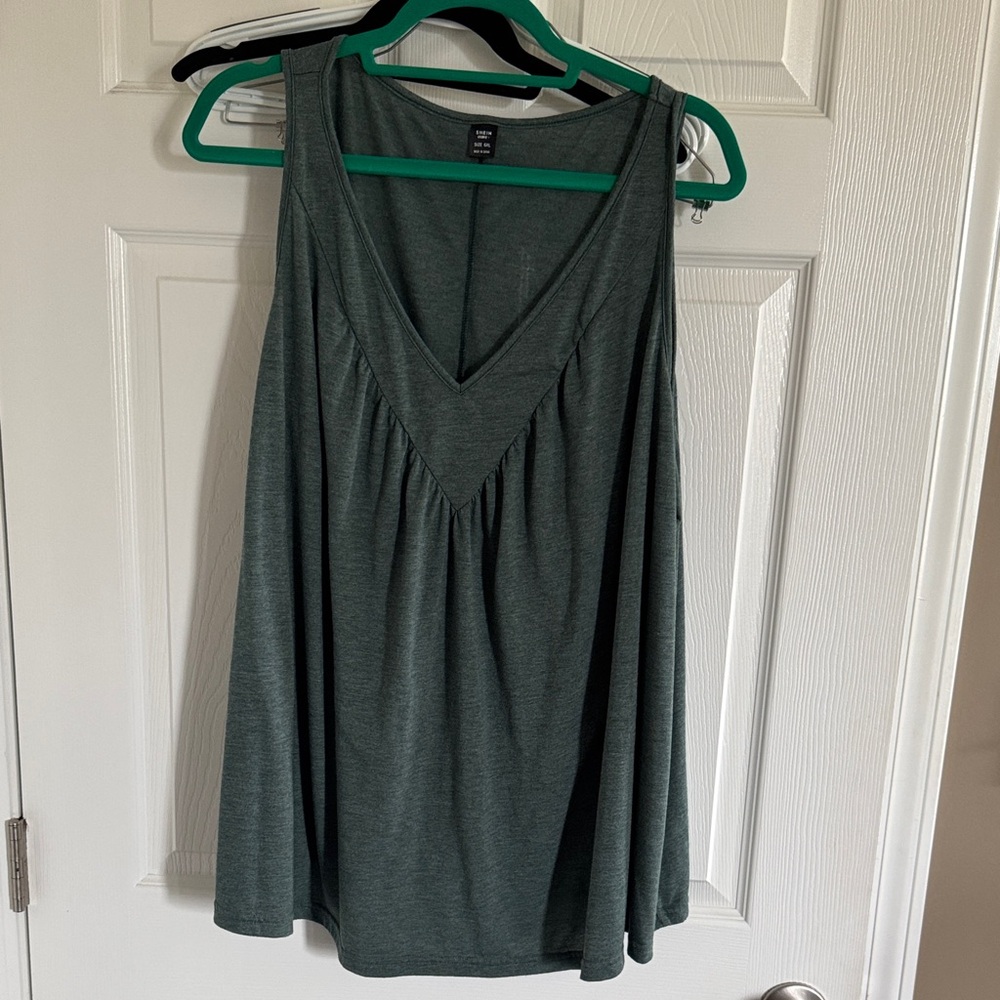SHEIN Curve - Women's Green Sleeveless Tank Blouse